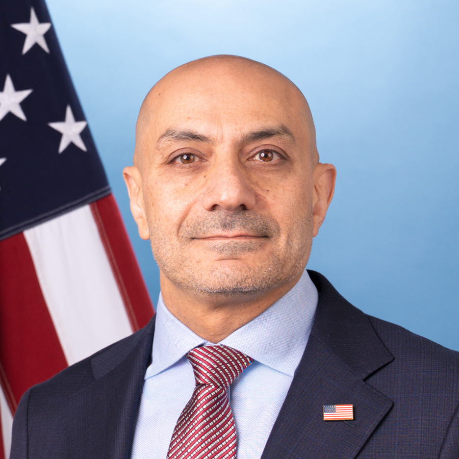 Karim Mikhail,美国FDA生物制品评价与研究中心主任官方肖像。