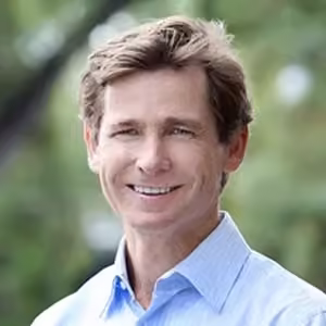Stanford SIEPR 资料页所附 Steven Callander 肖像